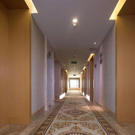Vienna 3 Best Hotel Dongguan Liaobu Veicle City ภายนอก รูปภาพ